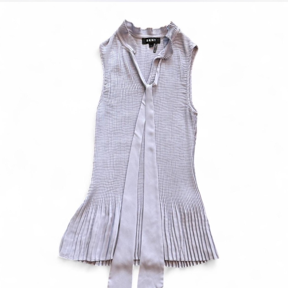 DKNY Women's Sleeveless Pleated Tie Neck Top